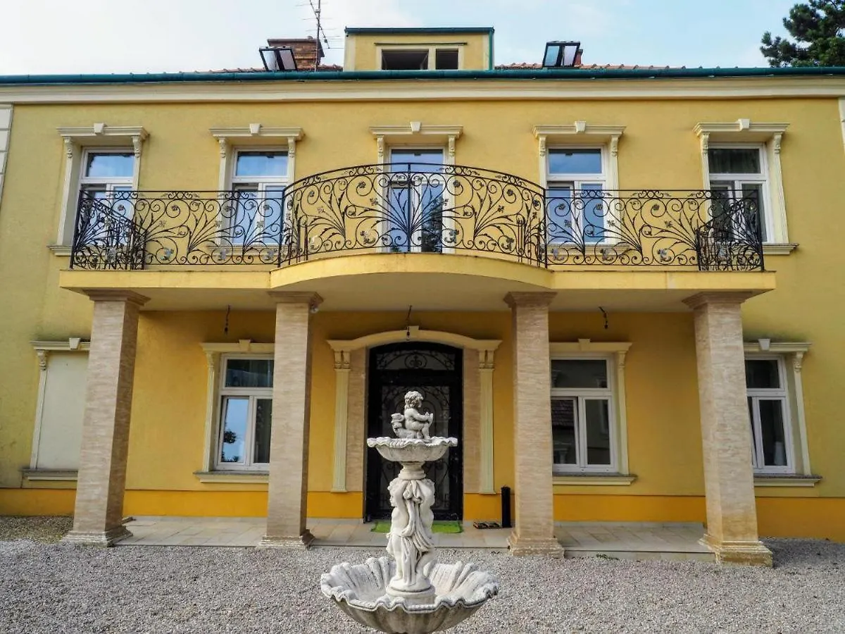 Schonbrunn Palace Apartments Free Parking And 24H Check-In Vienna 0*,  Austria