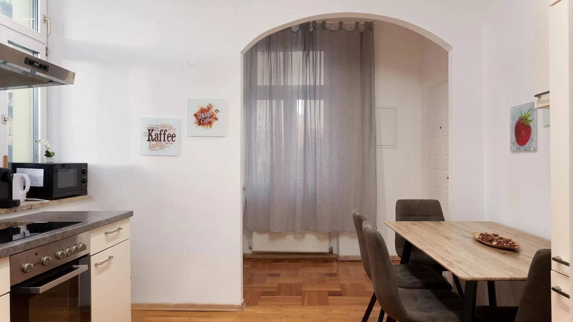 Schonbrunn Palace Apartments Free Parking And 24H Check-In Vienna Austria
