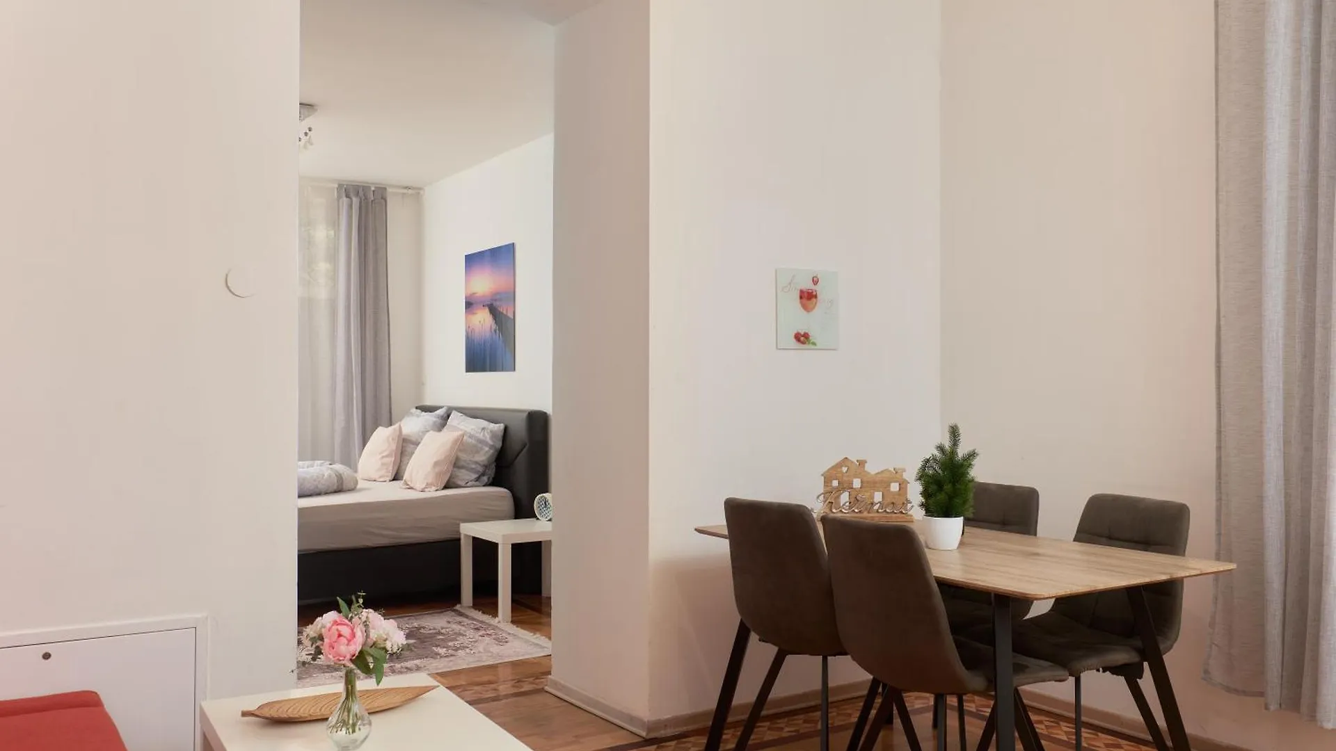 Schonbrunn Palace Apartments Free Parking And 24H Check-In Vienna 0*,  Austria