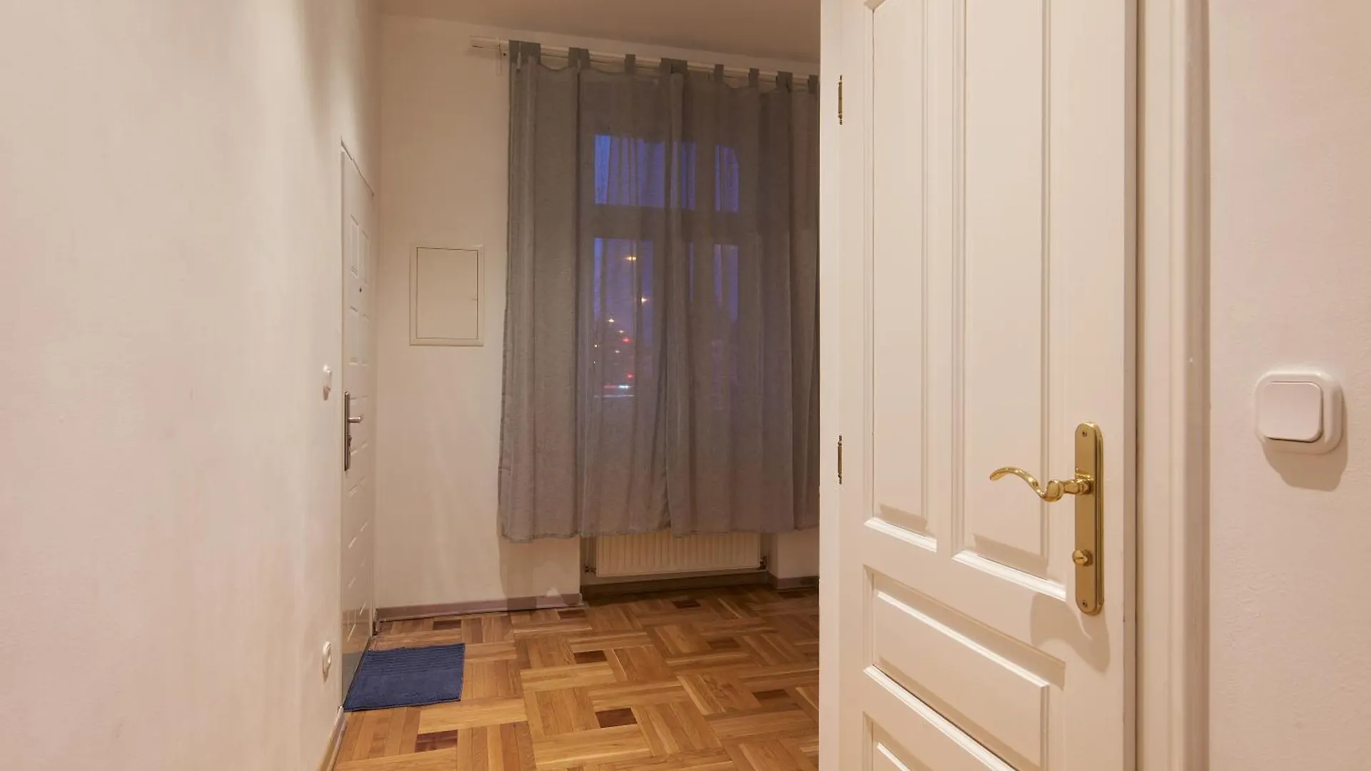 Schonbrunn Palace Apartments Free Parking And 24H Check-In Vienna