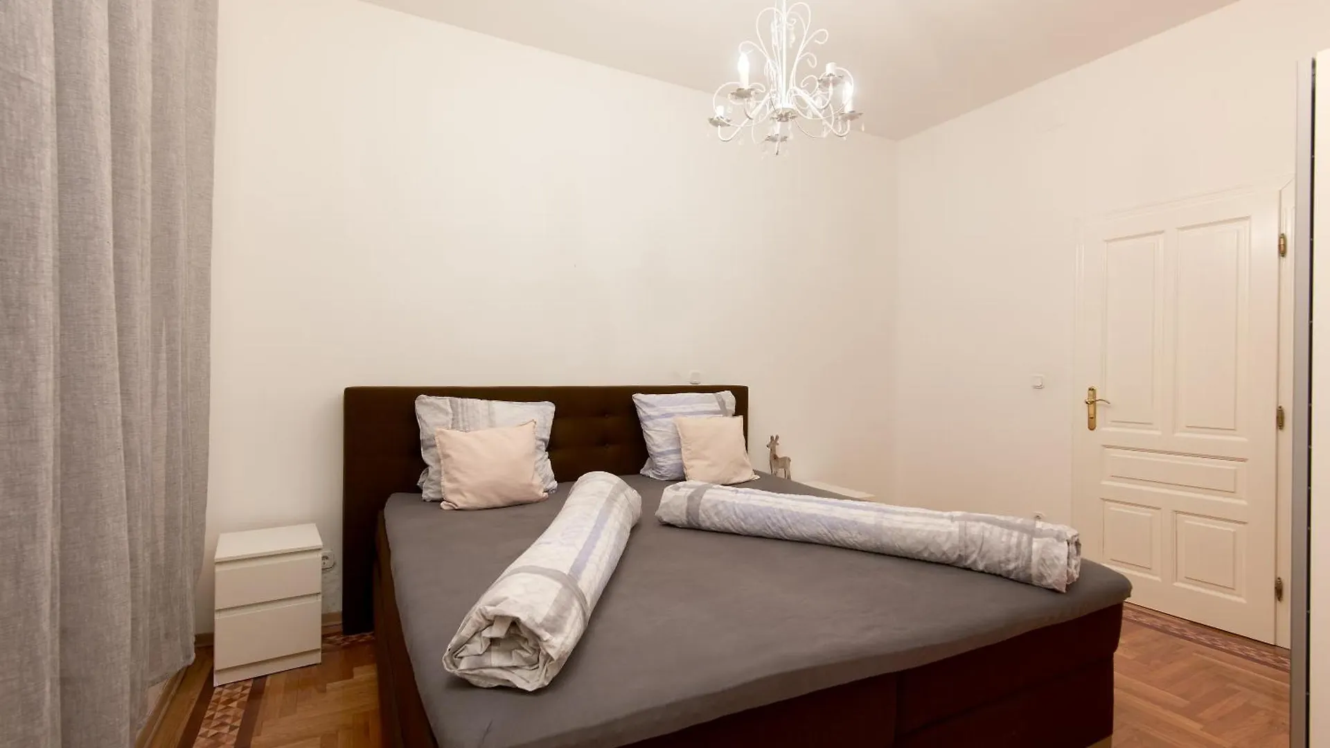 Schonbrunn Palace Apartments Free Parking And 24H Check-In Vienna 0*,