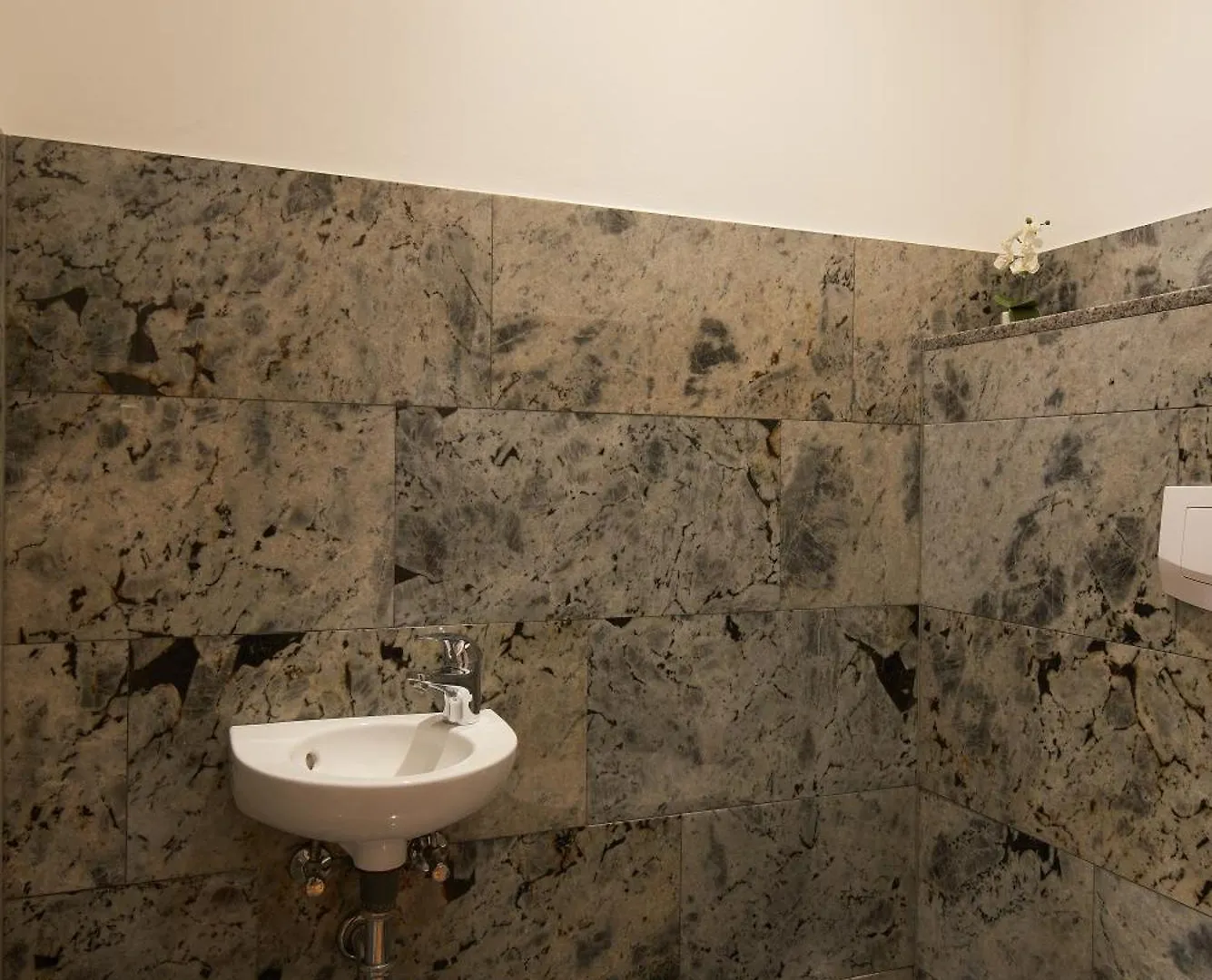 Schonbrunn Palace Apartments Free Parking And 24H Check-In Vienna Austria